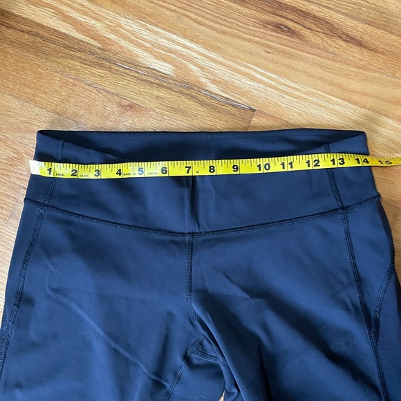 Lululemon leggings size 8 black with mesh - Picture 3 of 11